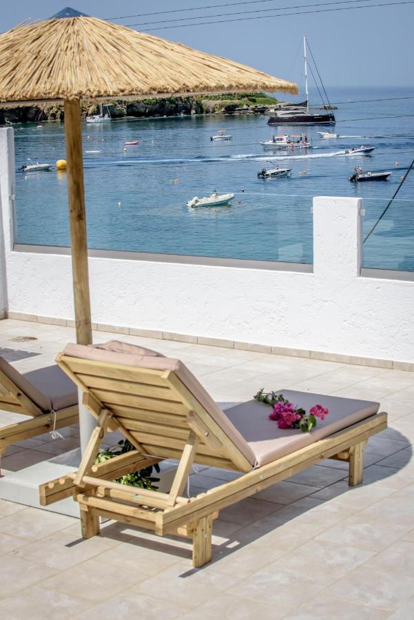 Laia Seafront Luxury Apartments Agia Pelagia  Exterior photo
