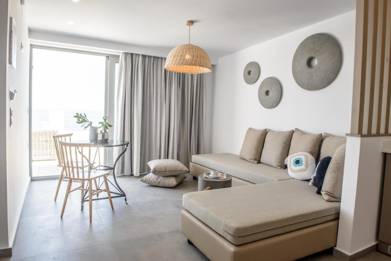 Laia Seafront Luxury Apartments Agia Pelagia  Exterior photo